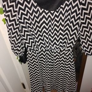 Chic Chevron Dress in Black and White
